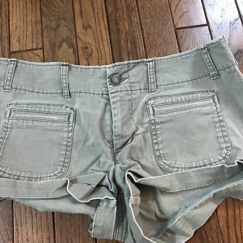 American Eagle Stretch Shorts – Green